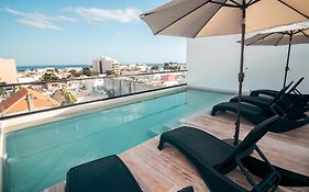 Hotel B10 - Distinctive Hotel-